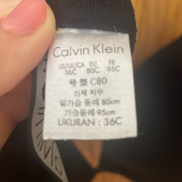 Calvin Klein Bra. - Picture 3 of 3
